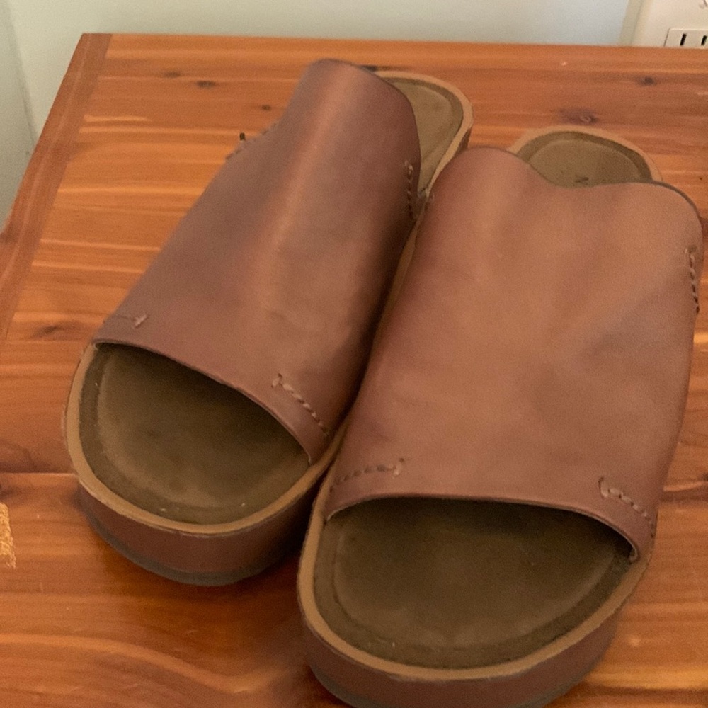 NAKED FEET SLIDES sz 6.5